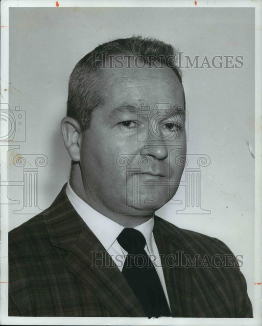 1965 Press Photo Arthur Brady, Manager of La Rich Ford - cva20629- Historic Images