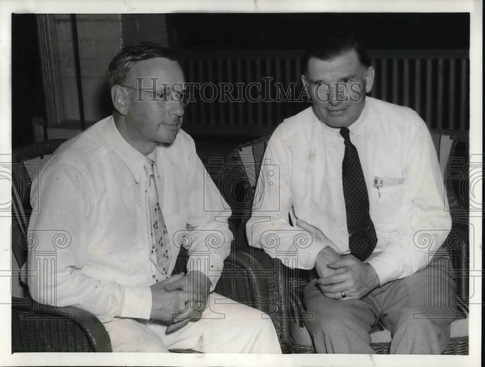 1936 Press Photo Governor Alfred Landon with a critic, George Peek - cva22294- Historic Images