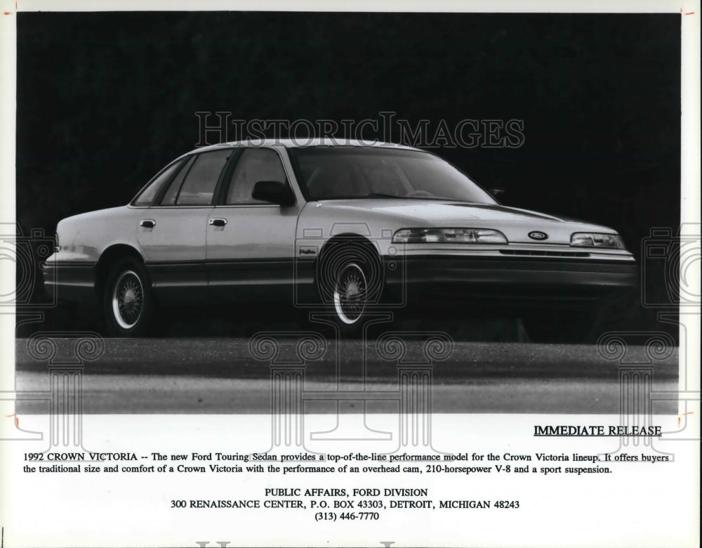 1992 Press Photo 1992 Crown Victoria 210 horse power and V-8 - Historic Images