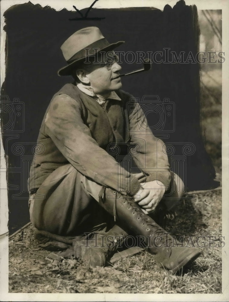 1936 Press Photo Governor Alfred Landon in his Hiking outfit - cva22642- Historic Images