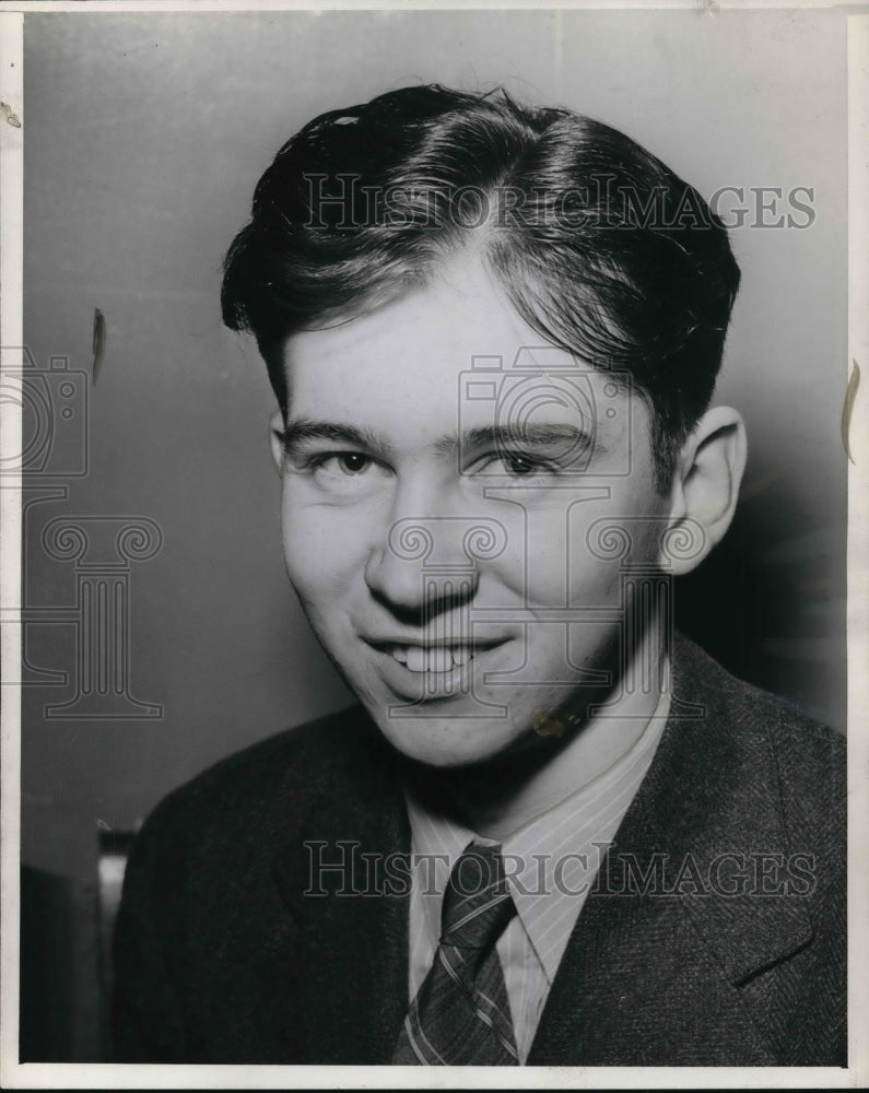 1943 Press Photo Richard Clark King was inducted in the Navy- Historic Images