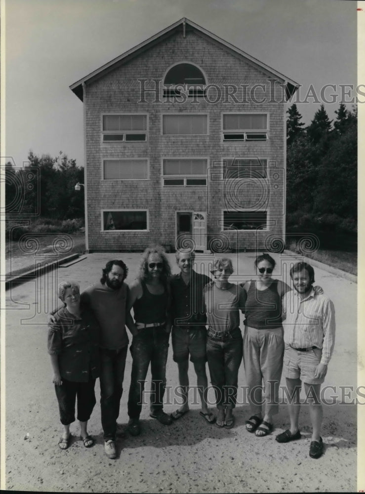 1993 Press Photo Station Manager Jeff Kobrock with some of his crew- Historic Images