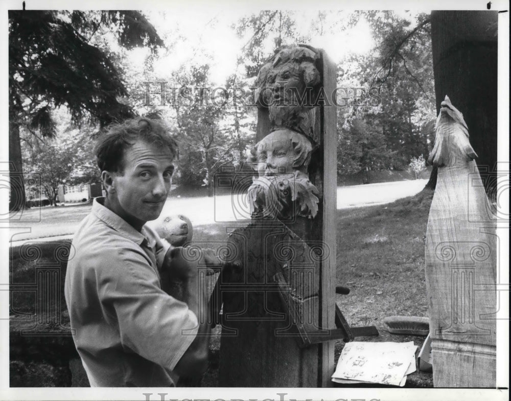 1989 Press Photo Norbert Koen Sculpture in his Garden - Historic Images