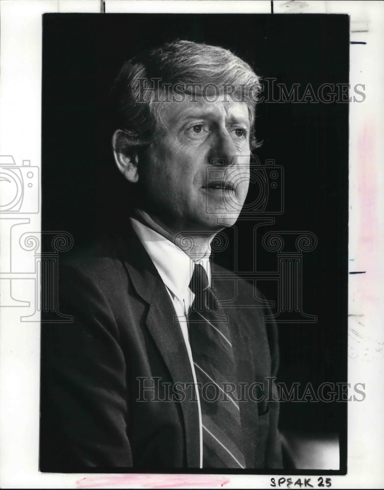 1987 Press Photo Ted Koppel at Akron Civic Theatre- Historic Images