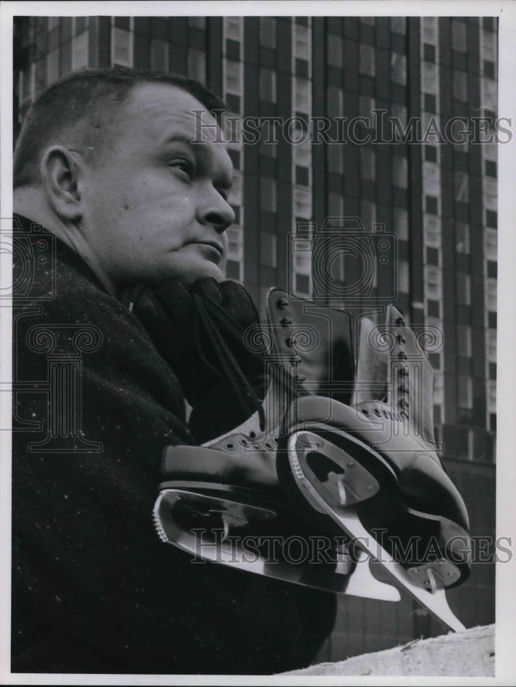 1961 Press Photo Writer Don Robertson- Historic Images