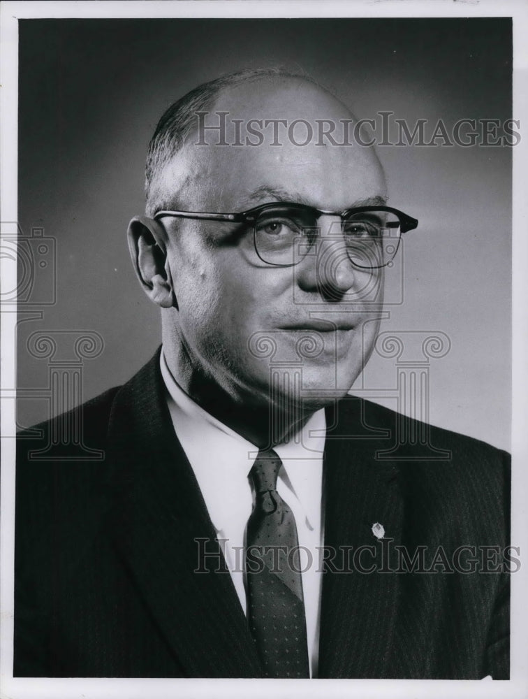 1960 Press Photo William E. King, Employee Suggestion Dept. General Electric Co.- Historic Images