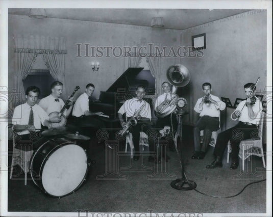 1975 Press Photo Ev. Jones & Band - Historic Images