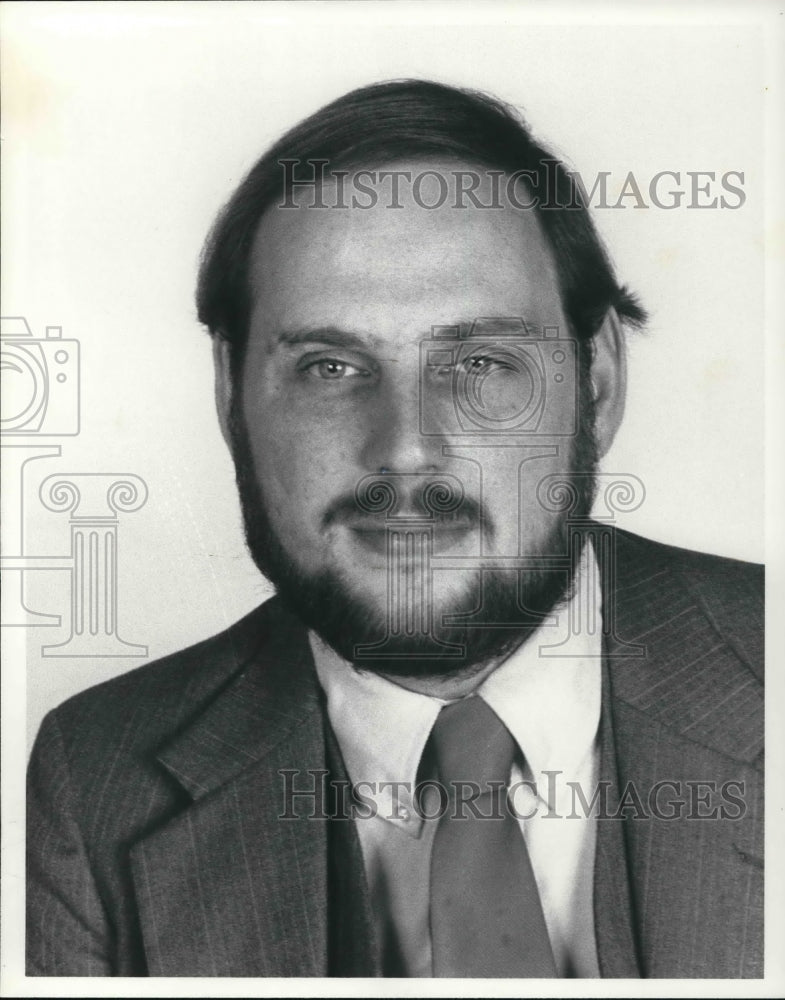 1982 Press Photo Christopher G Hrivirck Councilman - Historic Images