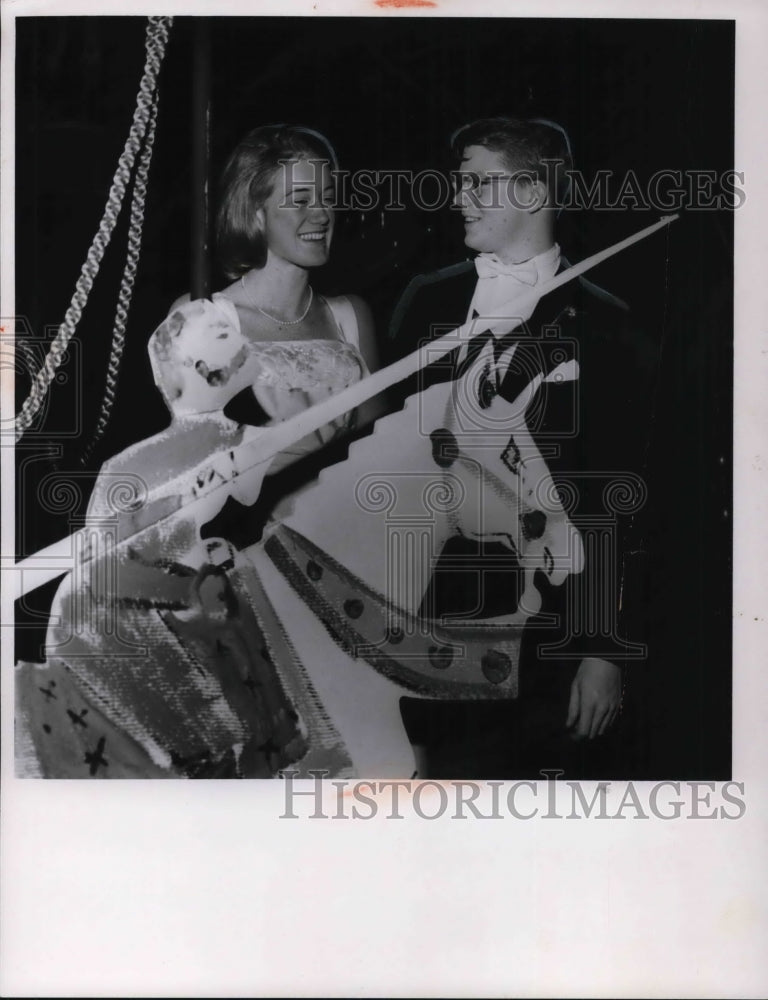 1965 Press Photo Deborah Jones with Charlton Mills at the Bachelor&#39;s Ball- Historic Images