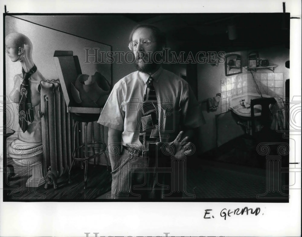 1988 Press Photo Gerald Kramer with some of his works which are on display- Historic Images