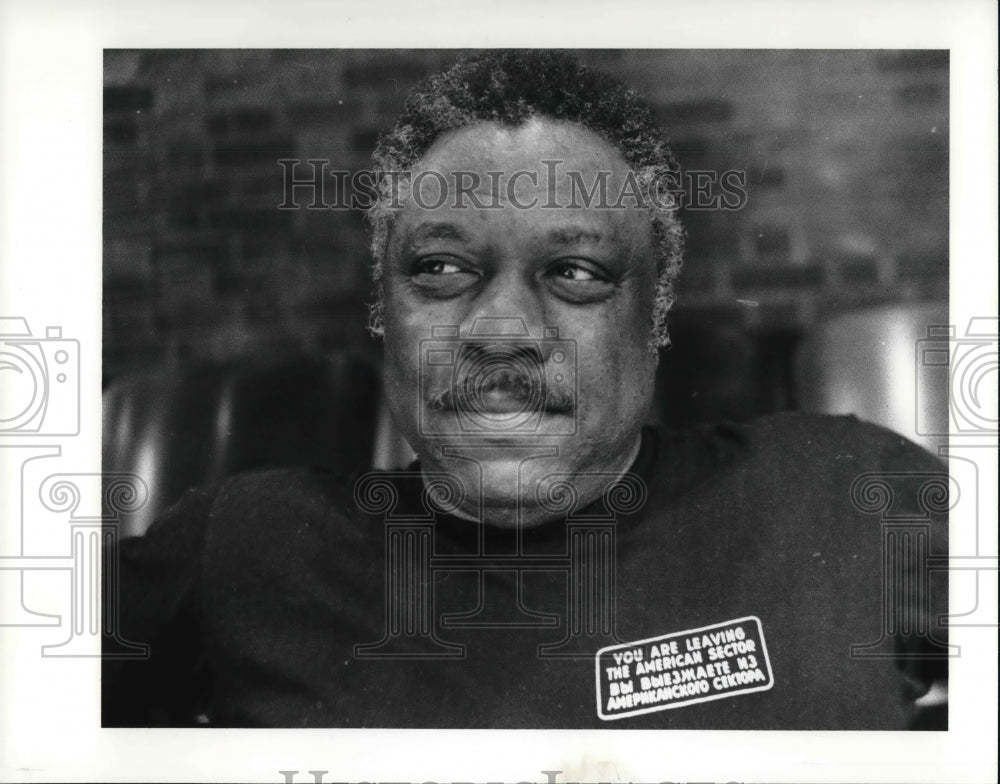 1990 Press Photo Director Woodie King at Karamu Rehearsal- Historic Images