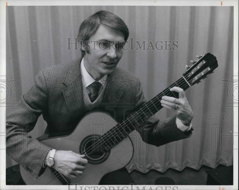 1974 Press Photo James H. Luce of Cleveland Music School Settlement- Historic Images