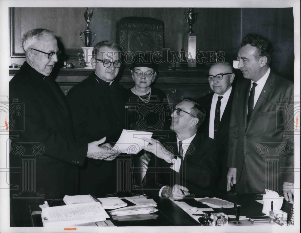 1966 Press Photo Mayor Locher seated with his groups - cva27781- Historic Images