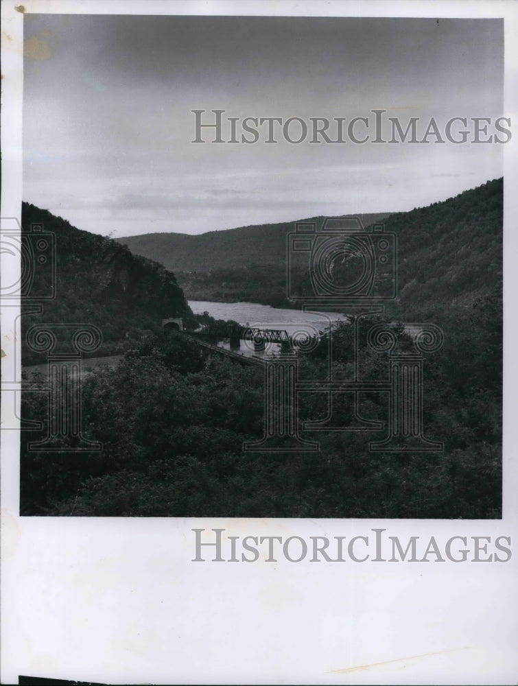 1960 Press Photo The confluence of Potomac &amp; Shenandoah Rivers at Harpers Ferry- Historic Images