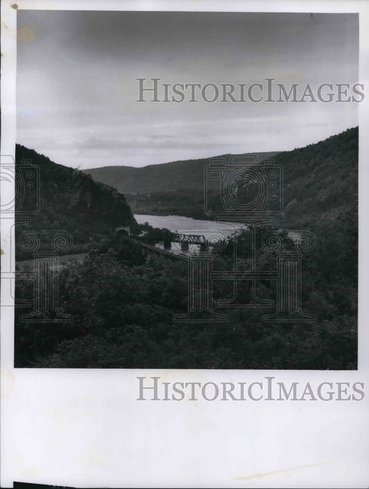 1960 Press Photo The confluence of Potomac & Shenandoah Rivers at Harpers Ferry- Historic Images