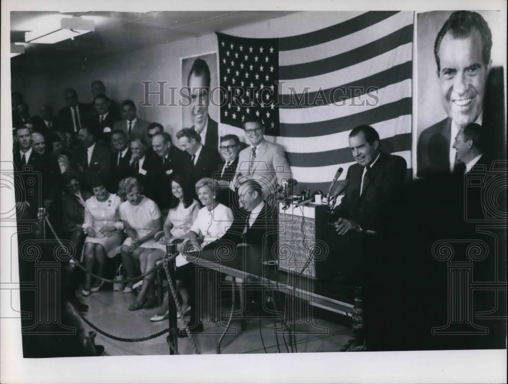 1968 Press Photo Richard M Nixon Presidential Campaign visit in Cleveland - Historic Images