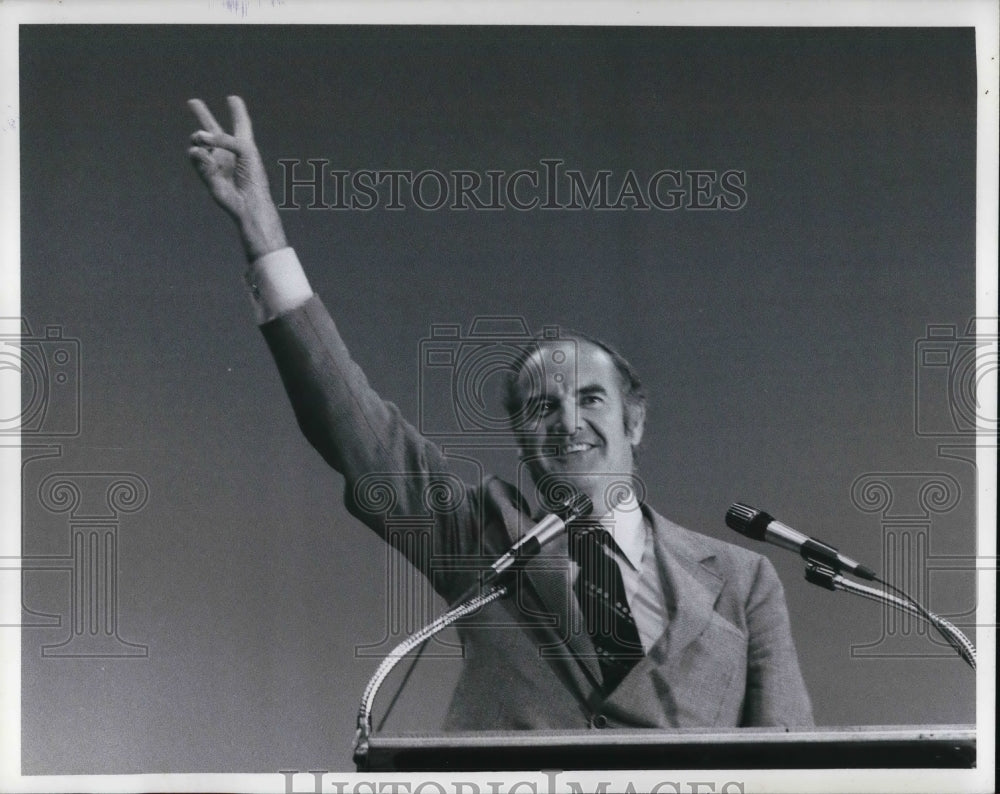 1972 Press Photo Senator George McGovern's campaign at Cleveland- Historic Images