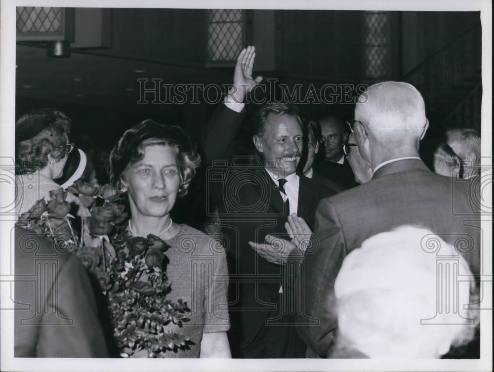 1965 Press Photo Mrs and Mr Robert Manry at Civic Luncheon- Historic Images