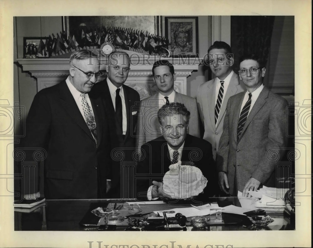 1956 Press Photo Governor Frank J Lausche proclaiming June as Dairy Month - Historic Images