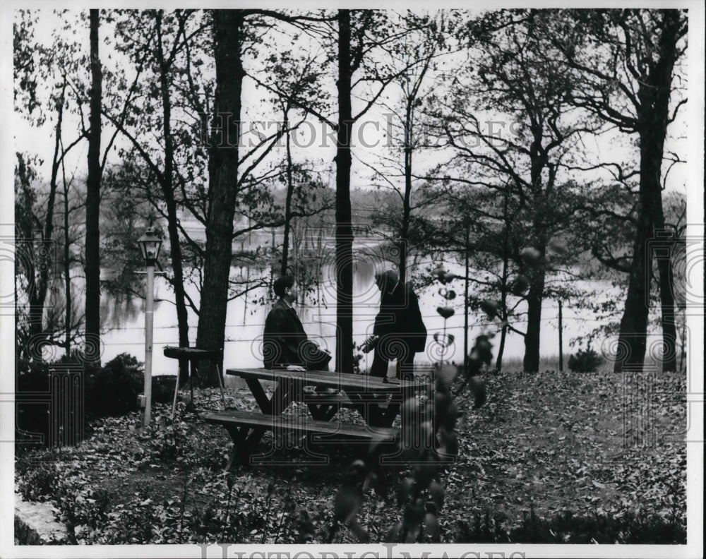 1963 Press Photo Kevin McCorin in his backyard- Historic Images