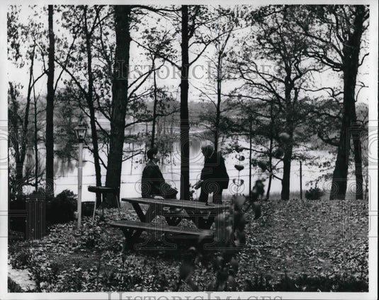 1963 Press Photo Kevin McCorin in his backyard- Historic Images