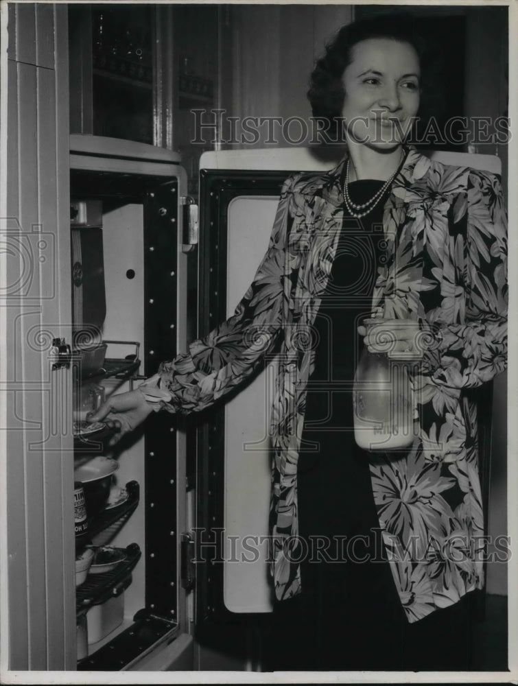 1941 Press Photo Mrs. Frank J. Lausche- Historic Images