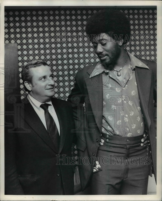 1975 Press Photo Browns owner Art Modell and Mack Mitchell - cva33865- Historic Images