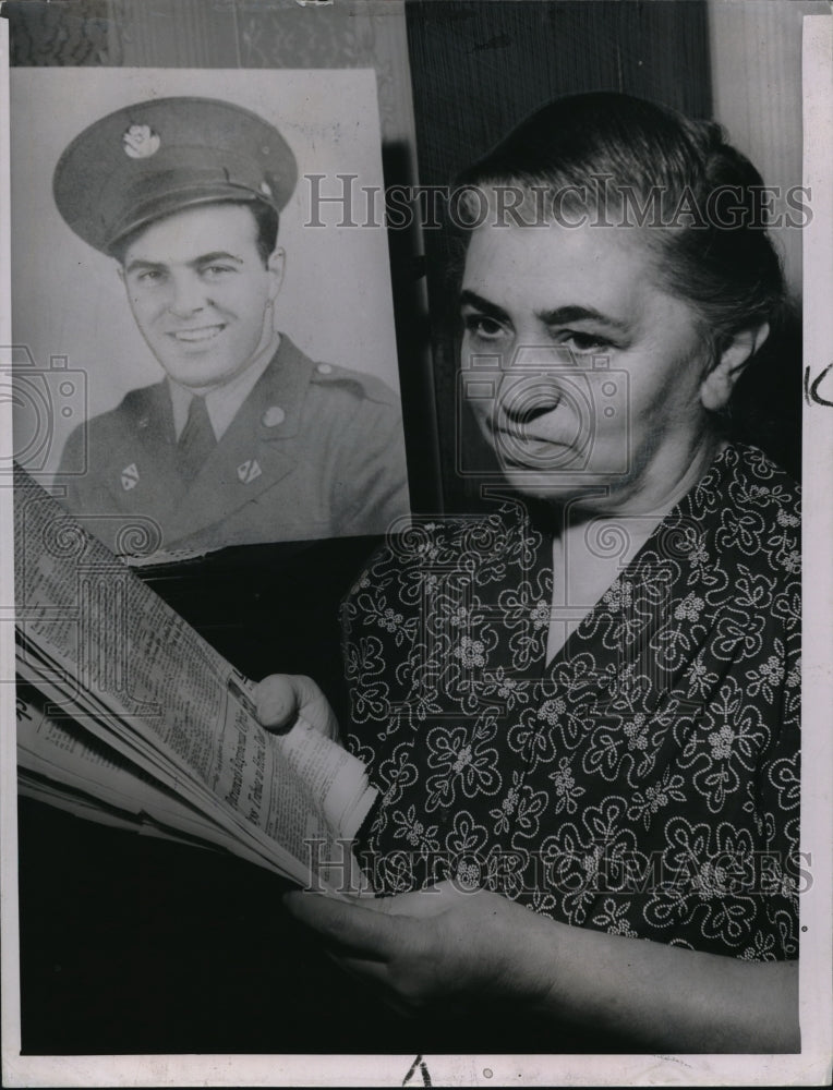 1944 Press Photo Mrs. Dominic Petrarca- Historic Images