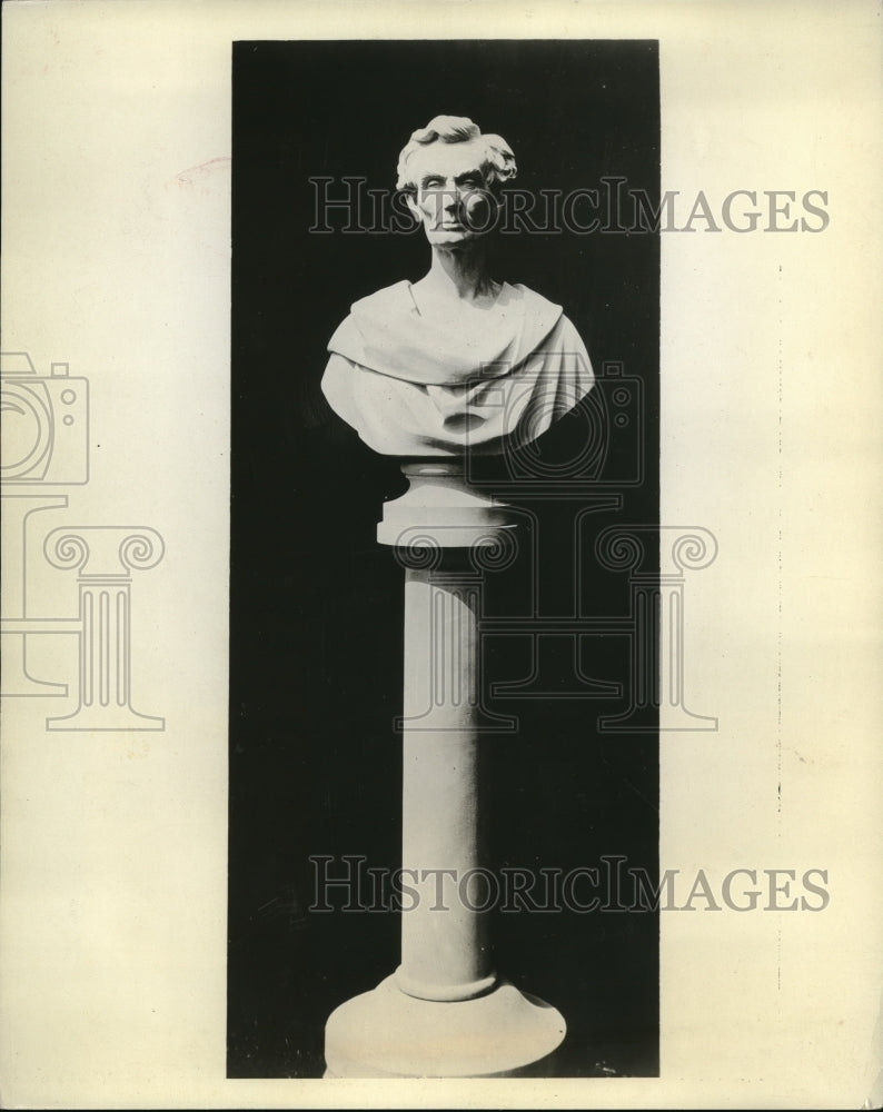 1930 Press Photo Completed Lincoln&#39;s bust by Jesse D. Corbin, master craftsman- Historic Images