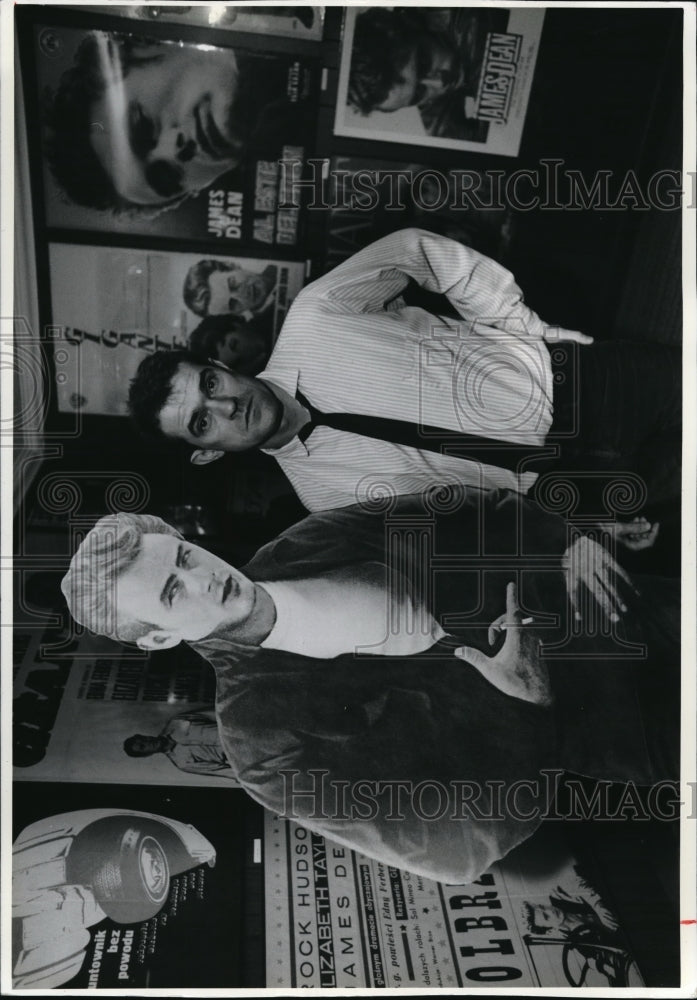 1990 Press Photo David Loehr foremost James Dean archivist - Historic Images