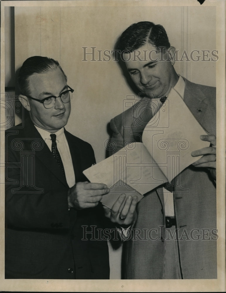 1957 Press Photo Cong. William E. Minshall and John Vopat- Historic Images