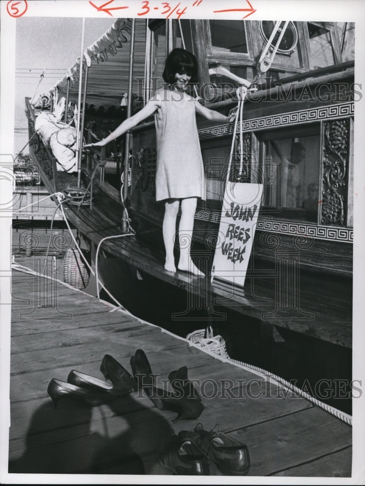 1967 Press Photo Jeanie Simons- Historic Images