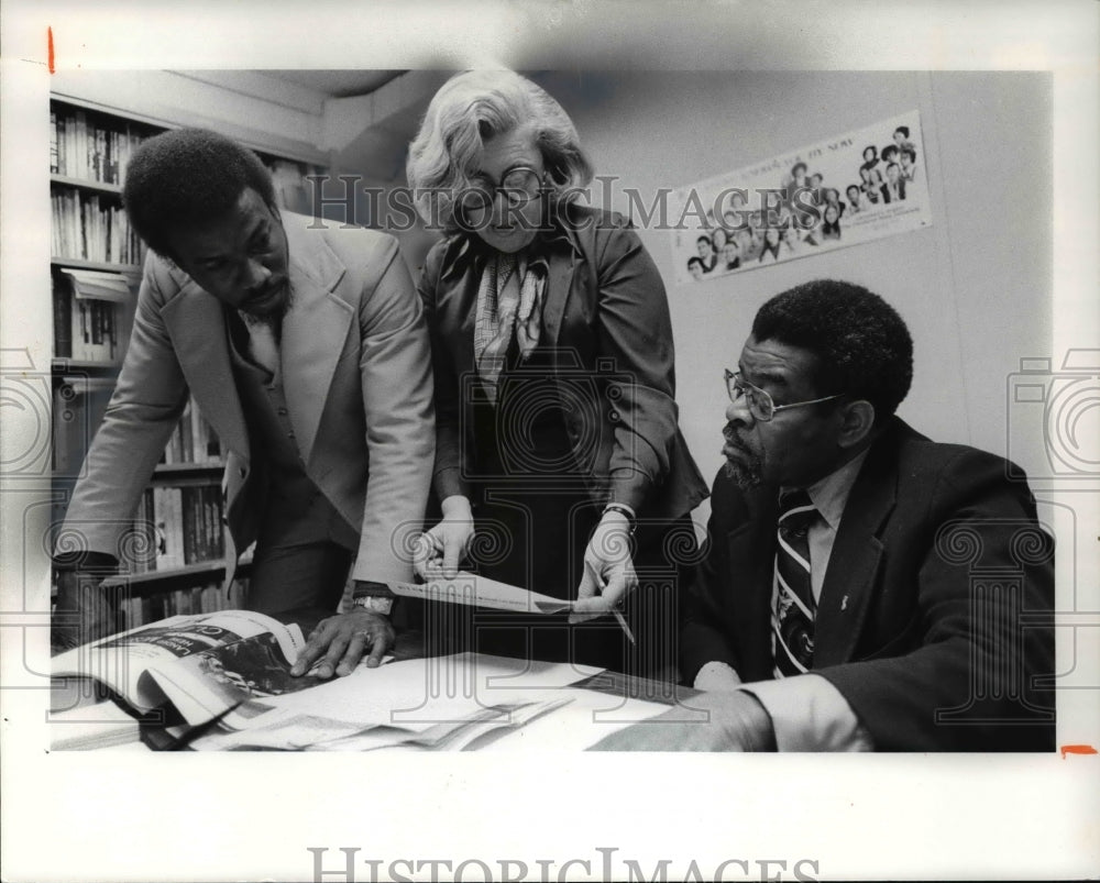 1976 Press Photo Dr. Ralph L. Pruitt, dean of CSU discusses day to day problems- Historic Images