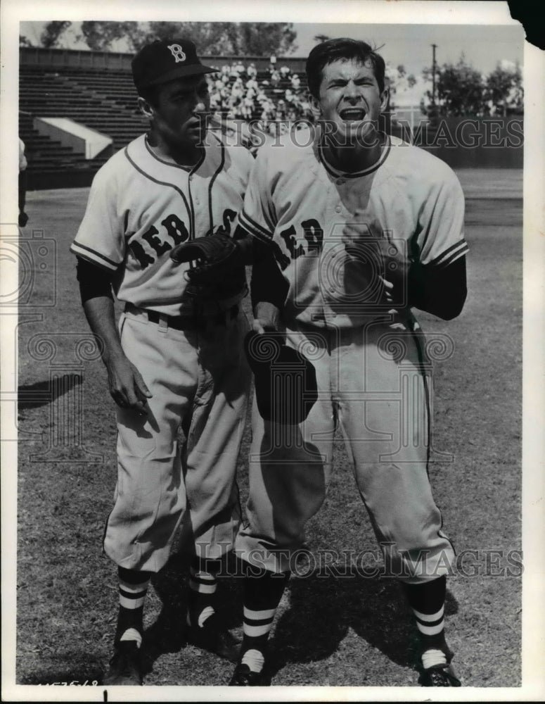 1965 Press Photo Tony Perkins &amp; Bart Burns in Fear Strikes Out- Historic Images