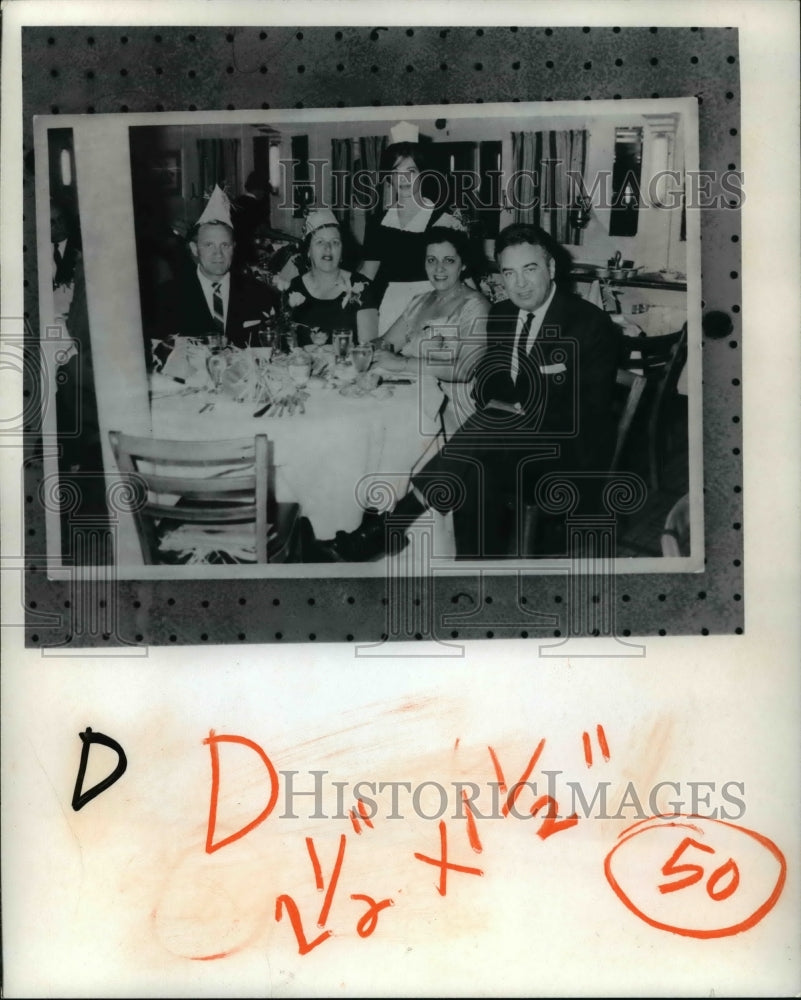 1971 Press Photo Mayor Ralph Perk and wife attend the annual cruise- Historic Images