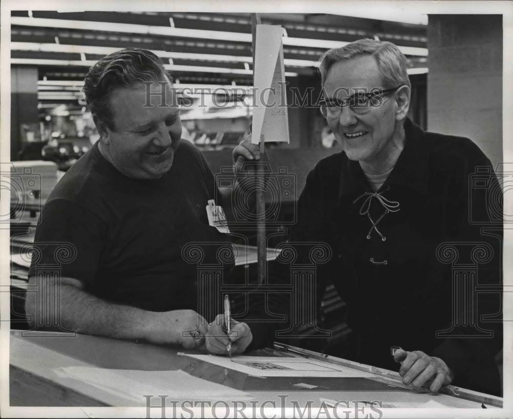 1969 Press Photo Donald Kerts and PD&#39;s Robert C (Frosty) Roath - retiring - Historic Images