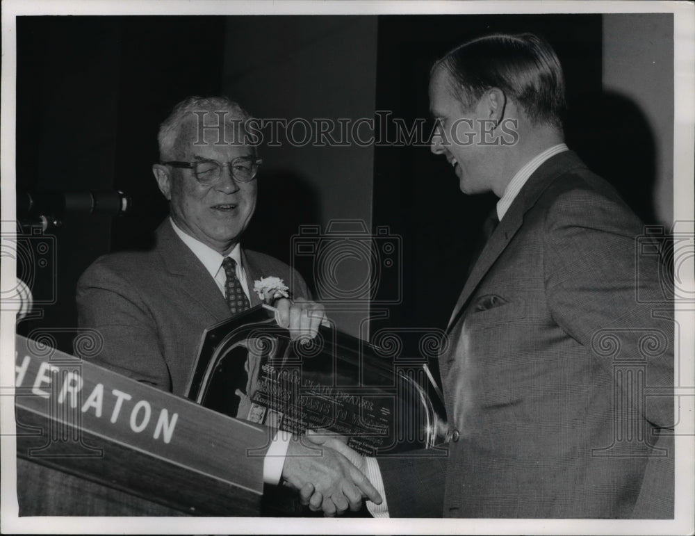 1966 Press Photo Phi Porter Retires Shakes Hands with Tom Vail- Historic Images