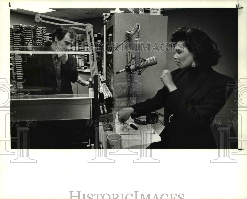 1991 Press Photo John Landecker and Gina St. John of Power 108 radio show- Historic Images