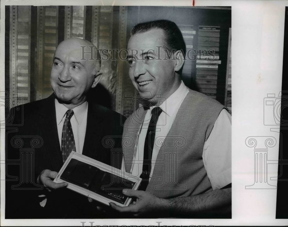 1966 Press Photo Luis Schwimmer and Milt D. Anthony, Petering PD Printer honored- Historic Images