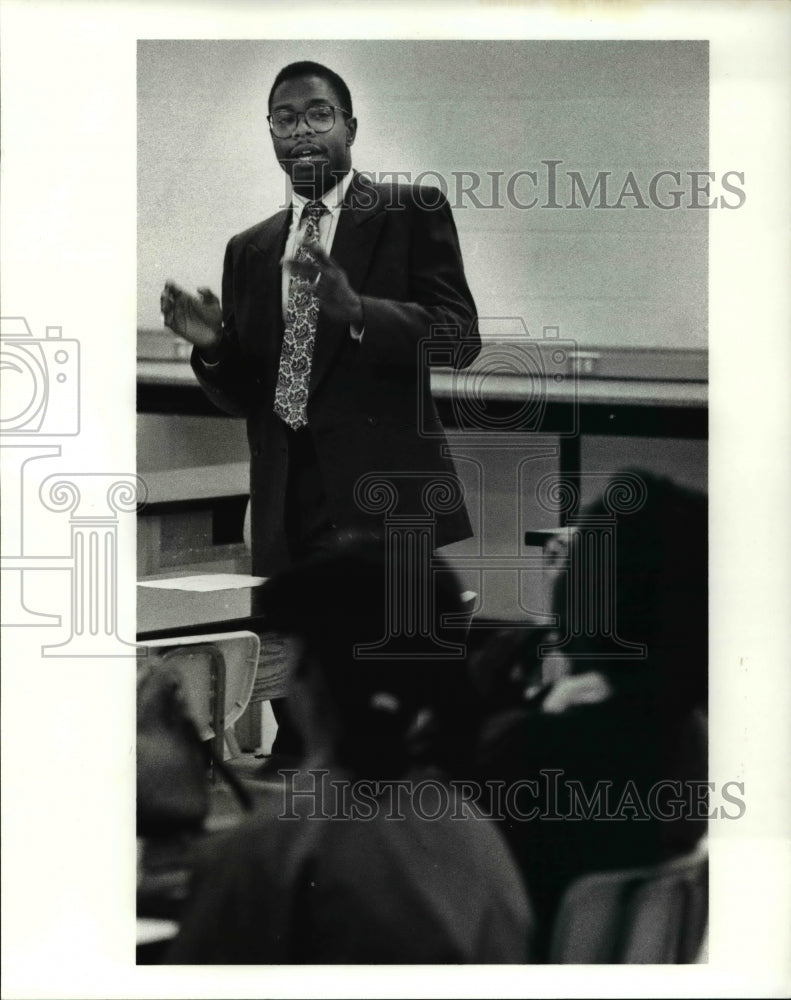 1991 Press Photo Raymond Pierce, CWRU- Historic Images