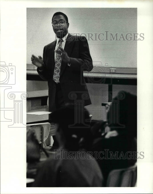 1991 Press Photo Raymond Pierce, CWRU- Historic Images