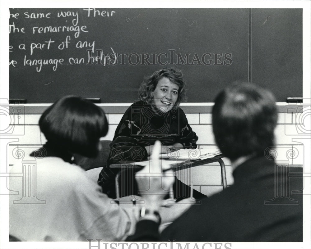 1991 Press Photo Kit Sawyer, listens to the problems of Steparenting families- Historic Images