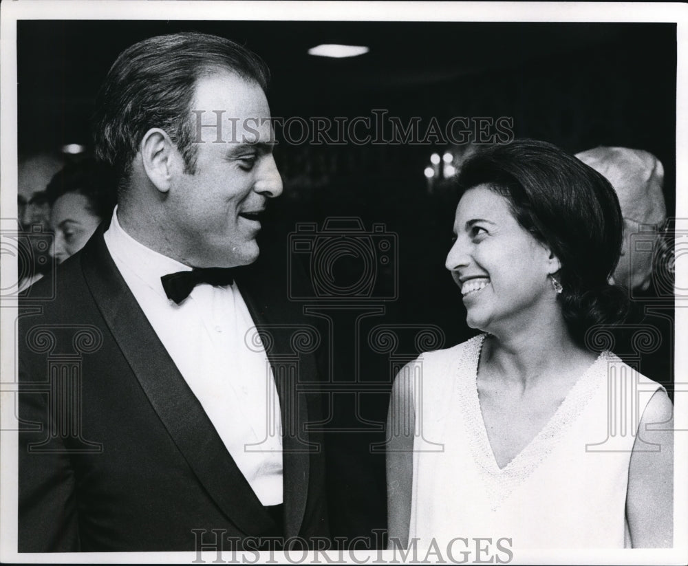 1969 Press Photo Rabbi &amp; Mrs Daniel Jeremy Silver attending dinner awards- Historic Images