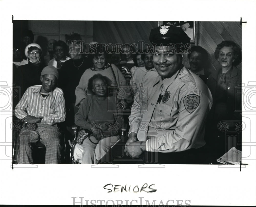 1990 Press Photo Willie Russell III on his first day as security guard- Historic Images