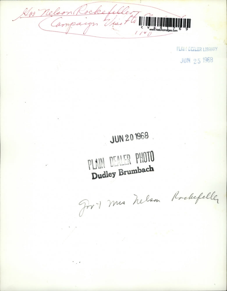 1968 Press Photo Gov. & Mrs. Nelson Rockefeller during Cleveland campaign visit