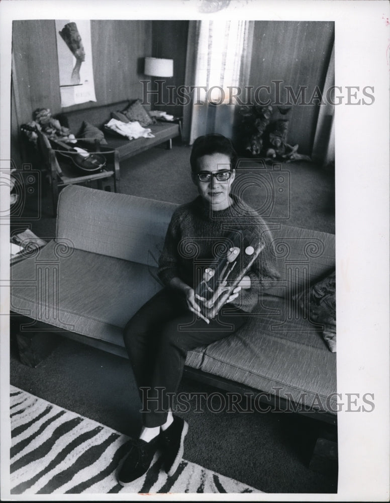 1967 Press Photo Mrs Edward Sherman 31666 Lake Rd, Bay Village - cva41784- Historic Images