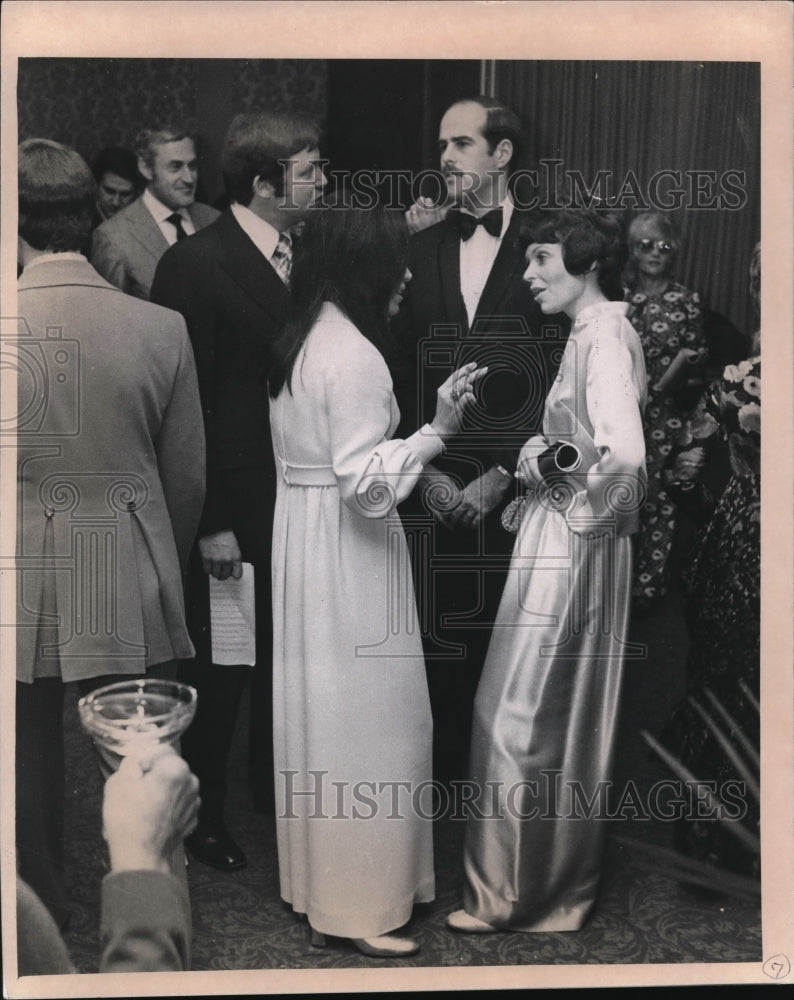 1971 Press Photo Dr. &amp; Mrs. Arnold Rosenthal with Mr. and Mrs. Lawrence Sherman- Historic Images