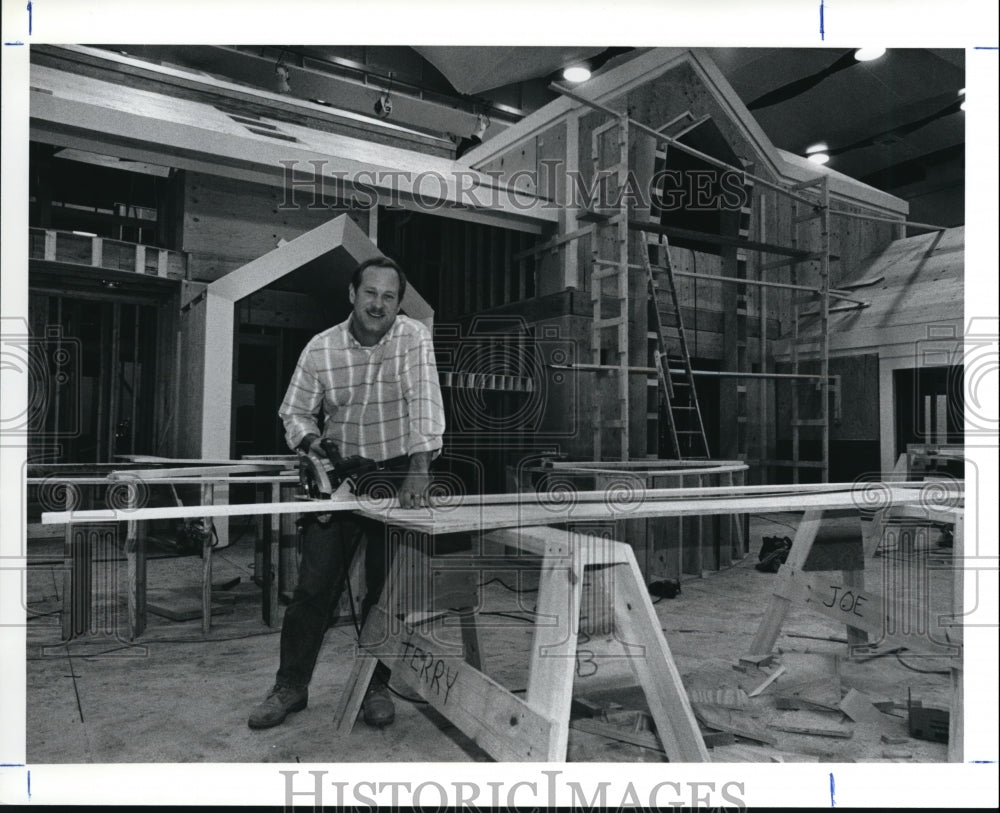 1992 Press Photo Local Builder Tom Stanley- Historic Images