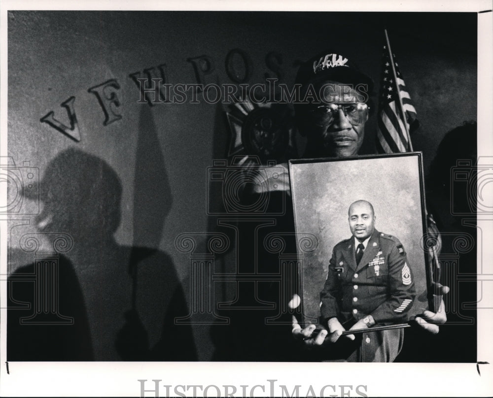 1991 Press Photo Willie Dinkins, Post Commander of VFW Post 7597 in Farrell - Historic Images