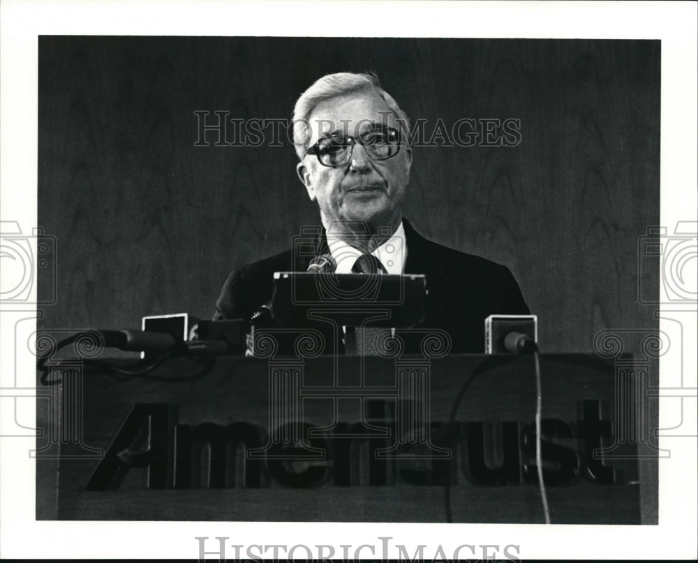 1990 Press Photo Craig R. Smith, Chairman at Ameritrust- Historic Images